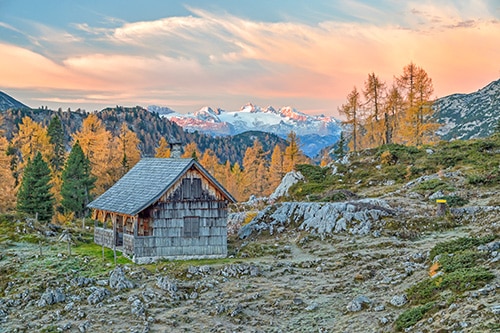 Herfried Marek Eine der ältesten Almen im Toten Gebirge ist die Wildenseealm _HE30586