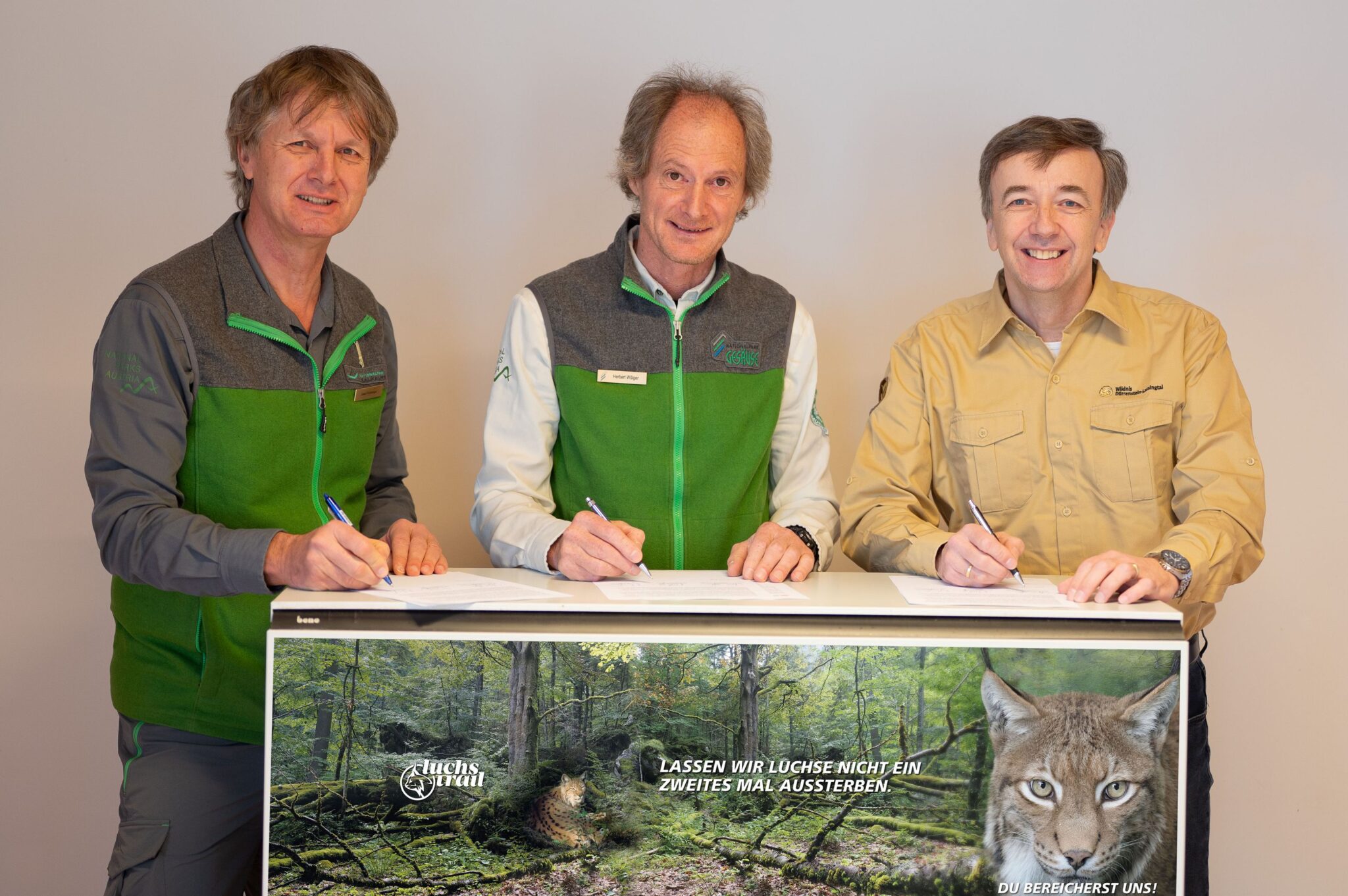 Unterschrift mit Banner 1, © Andreas Hollinger